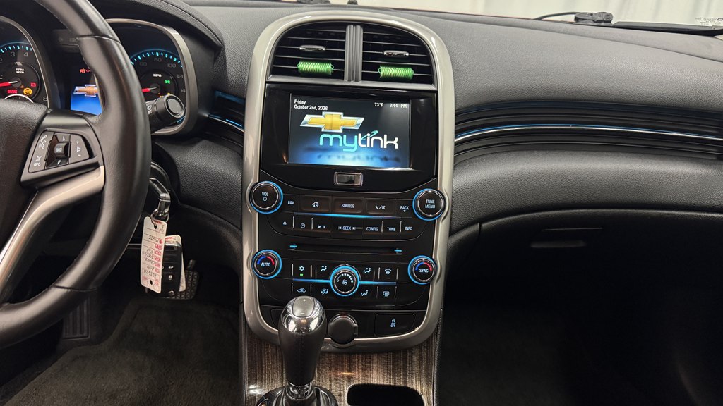 Photo 19 of this CHEVROLET MALIBU