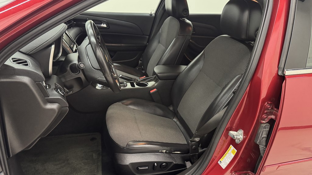 Photo 16 of this CHEVROLET MALIBU