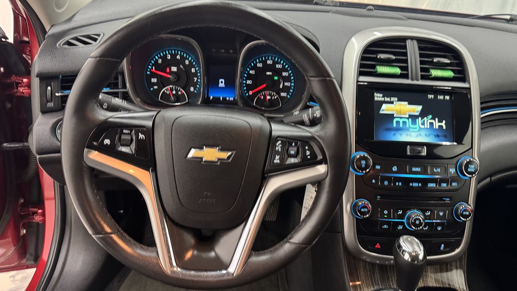 Photo 17 of this CHEVROLET MALIBU