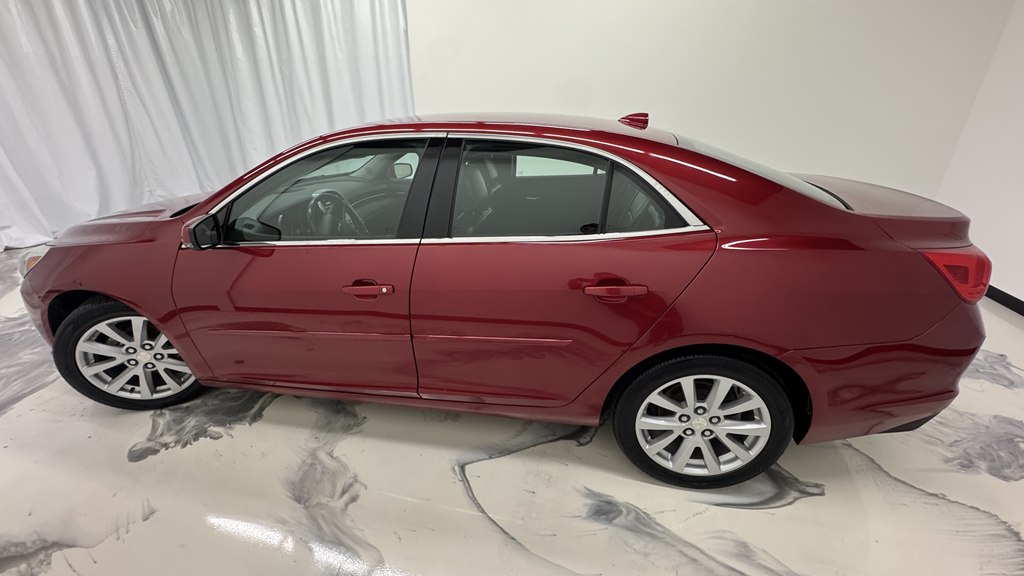 Photo 5 of this CHEVROLET MALIBU