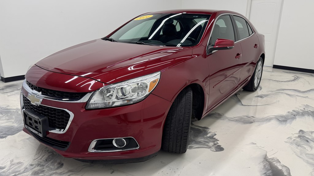 Photo 4 of this CHEVROLET MALIBU