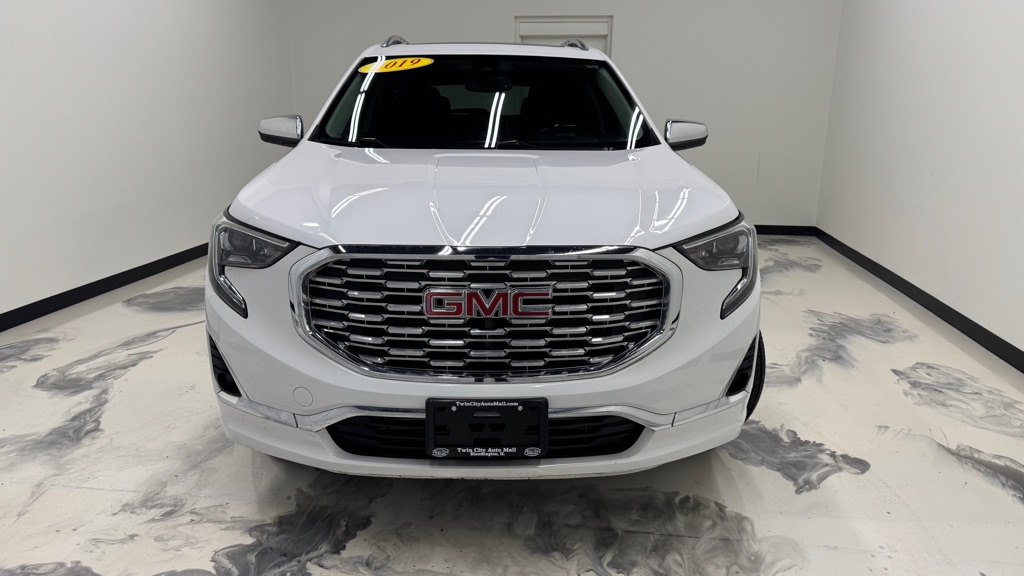 Photo 3 of this GMC TERRAIN