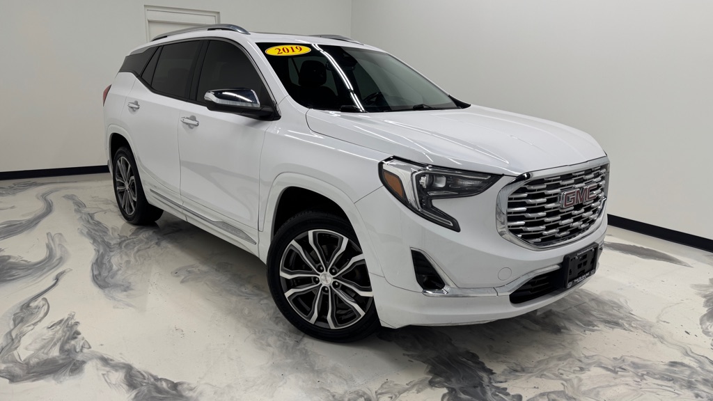 Photo 2 of this GMC TERRAIN