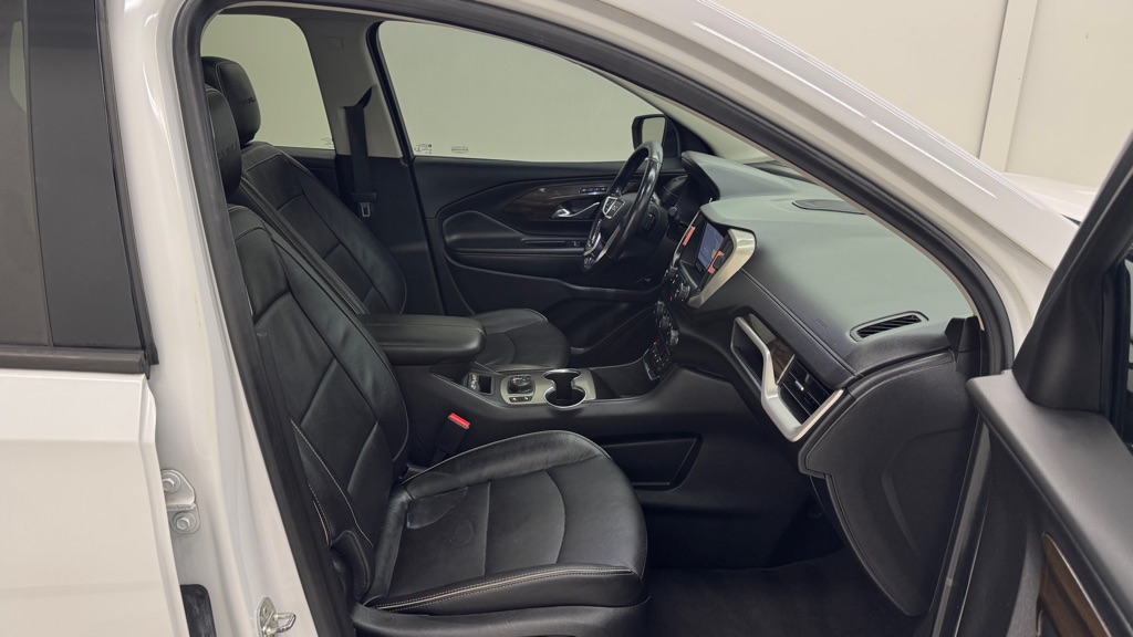Photo 29 of this GMC TERRAIN