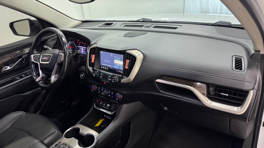 Photo 28 of this GMC TERRAIN