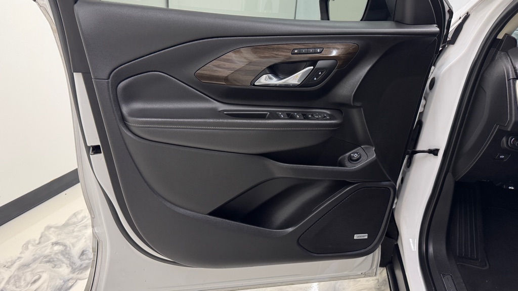 Photo 13 of this GMC TERRAIN
