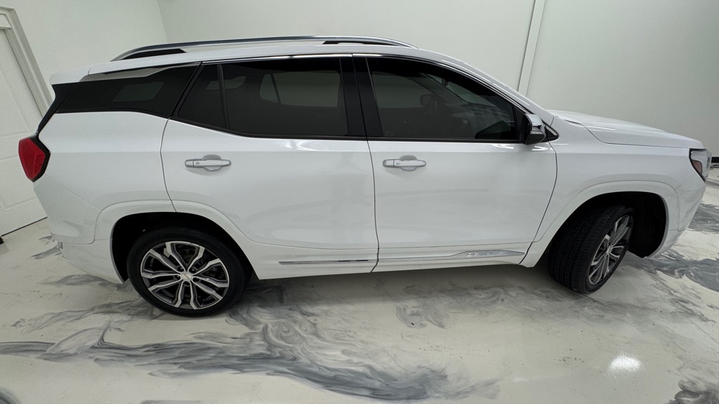 Photo 9 of this GMC TERRAIN