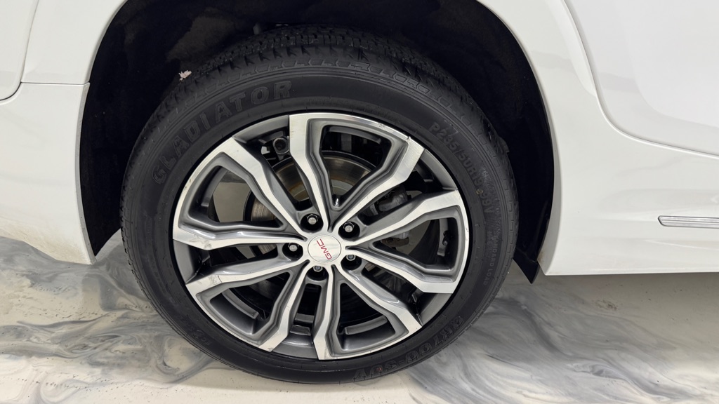 Photo 12 of this GMC TERRAIN