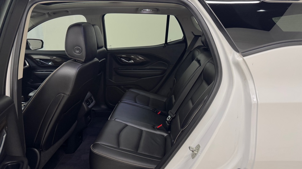 Photo 22 of this GMC TERRAIN