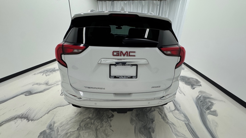 Photo 7 of this GMC TERRAIN