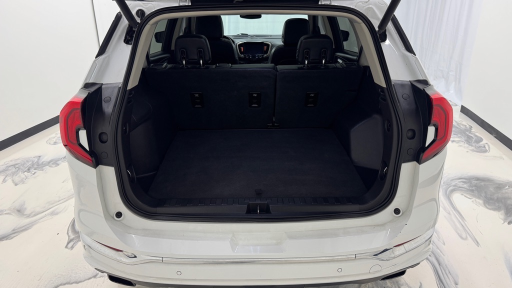 Photo 11 of this GMC TERRAIN
