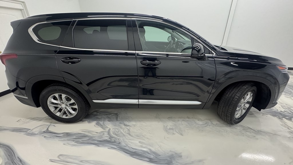 Photo 9 of this HYUNDAI SANTA FE