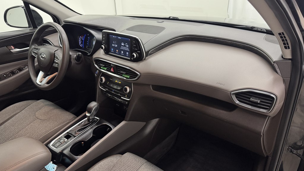 Photo 26 of this HYUNDAI SANTA FE