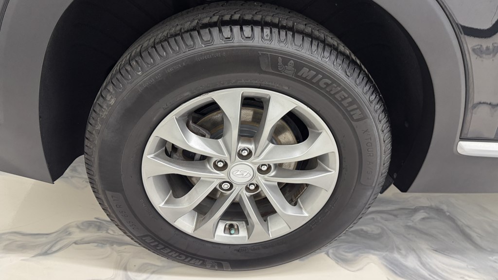 Photo 12 of this HYUNDAI SANTA FE
