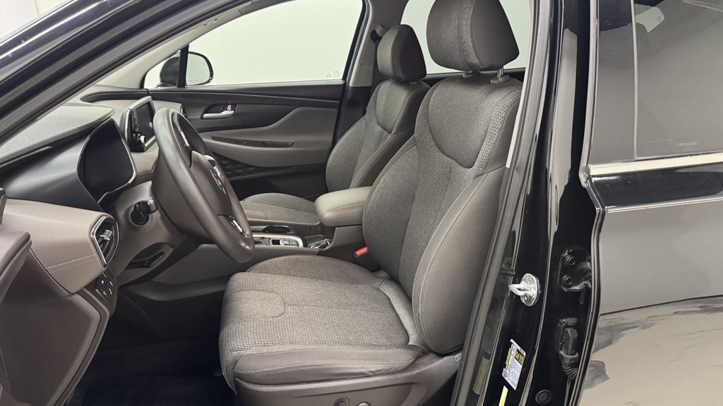 Photo 15 of this HYUNDAI SANTA FE