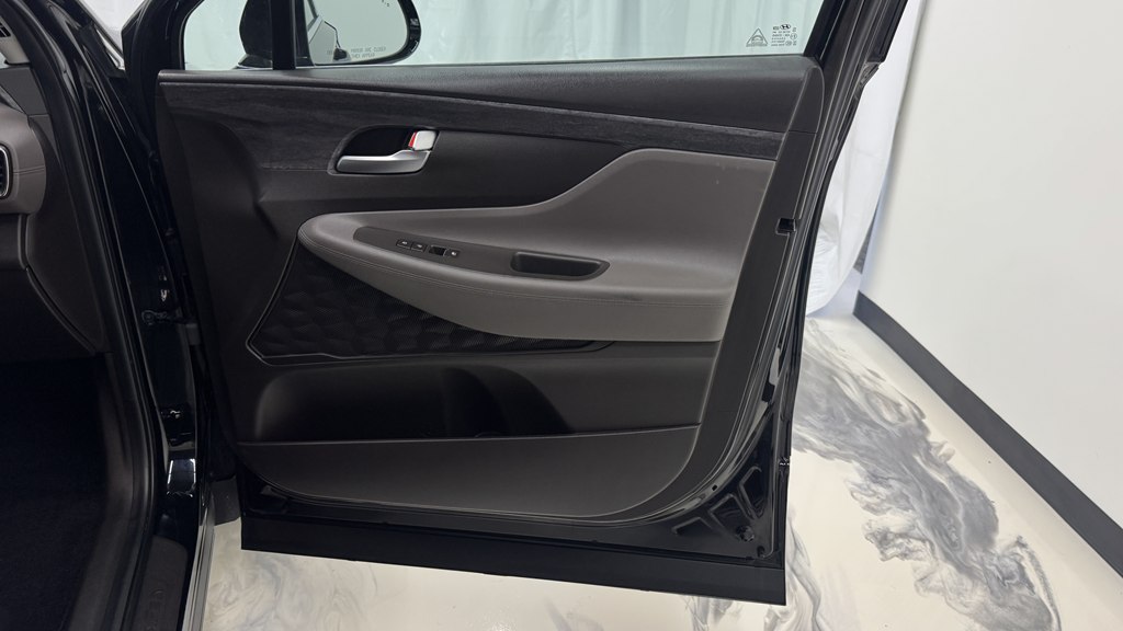Photo 25 of this HYUNDAI SANTA FE