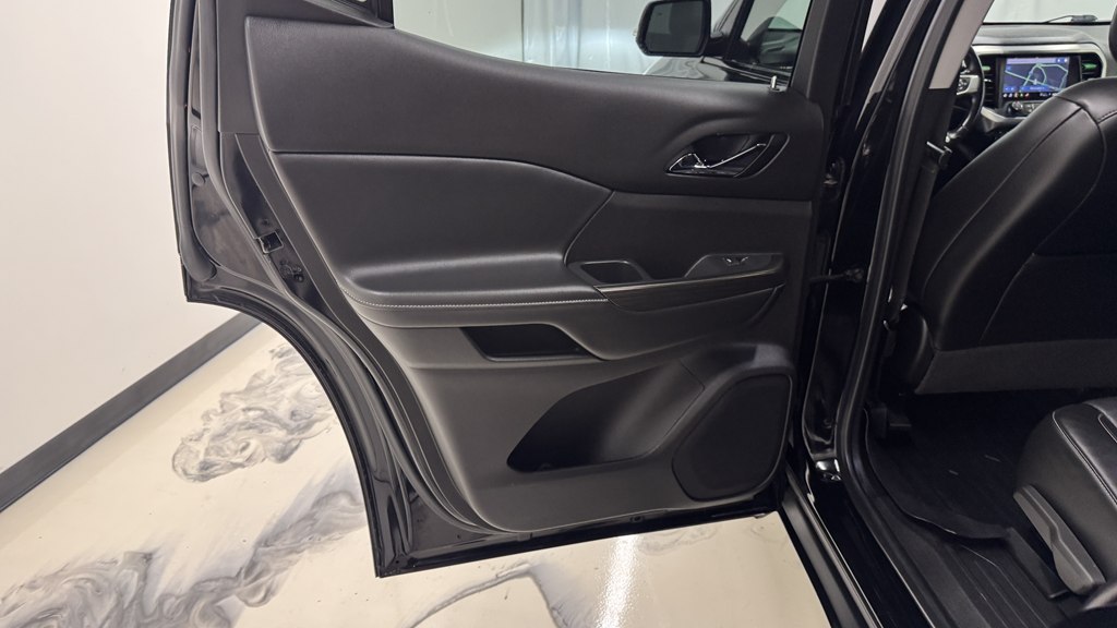 Photo 21 of this GMC ACADIA