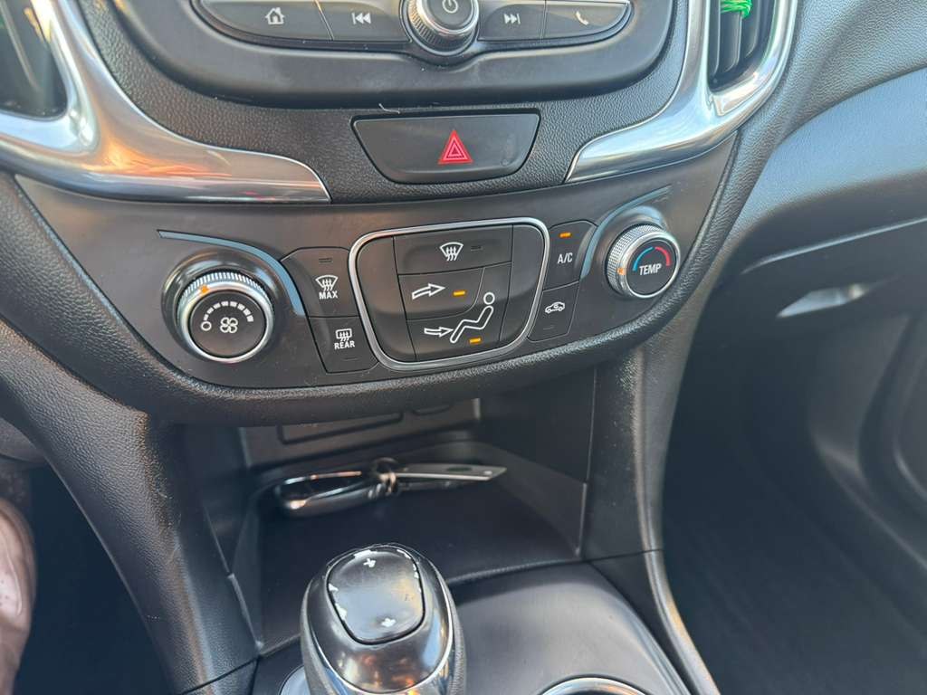 Photo 26 of this CHEVROLET EQUINOX