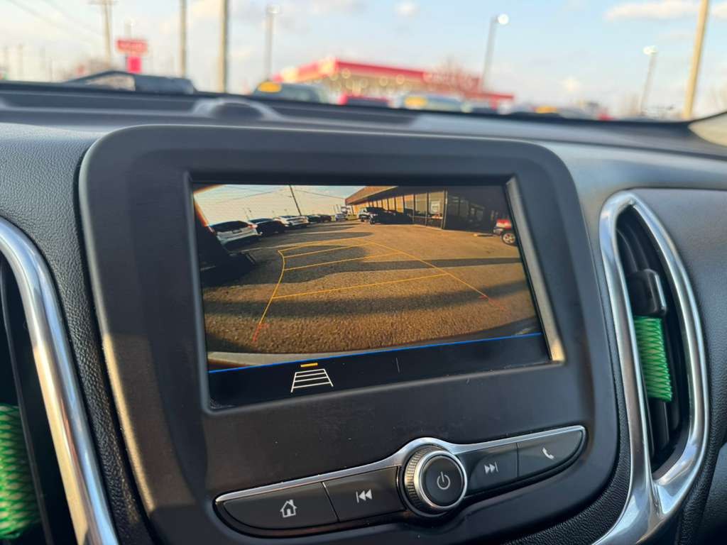 Photo 28 of this CHEVROLET EQUINOX
