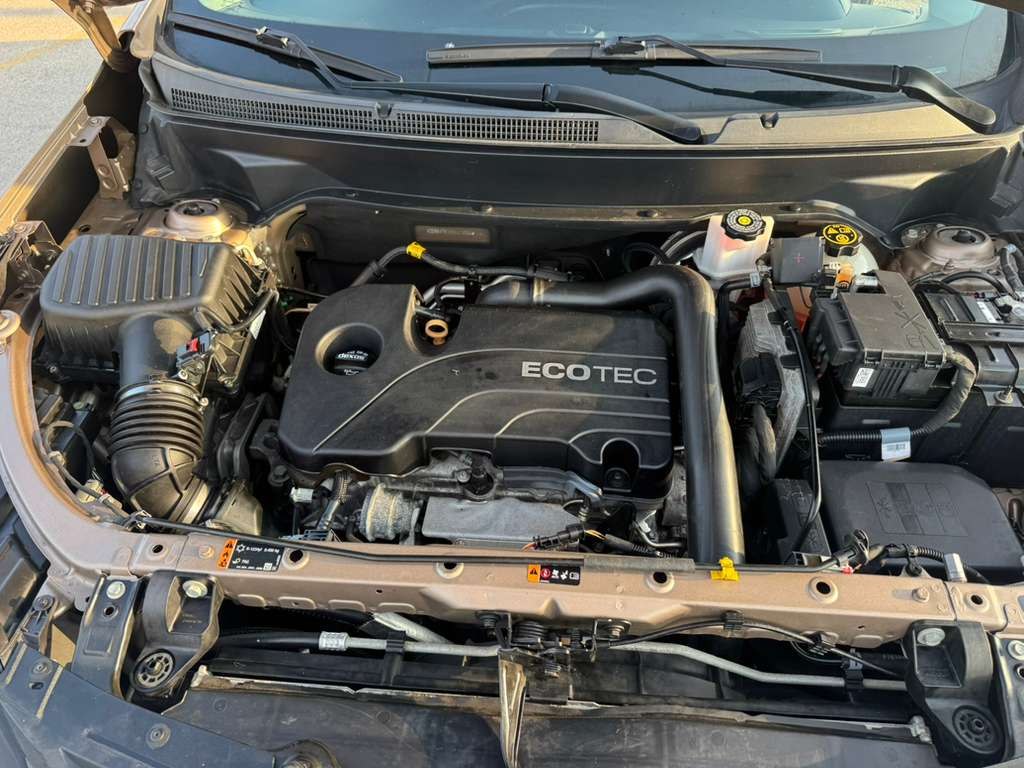 Photo 9 of this CHEVROLET EQUINOX