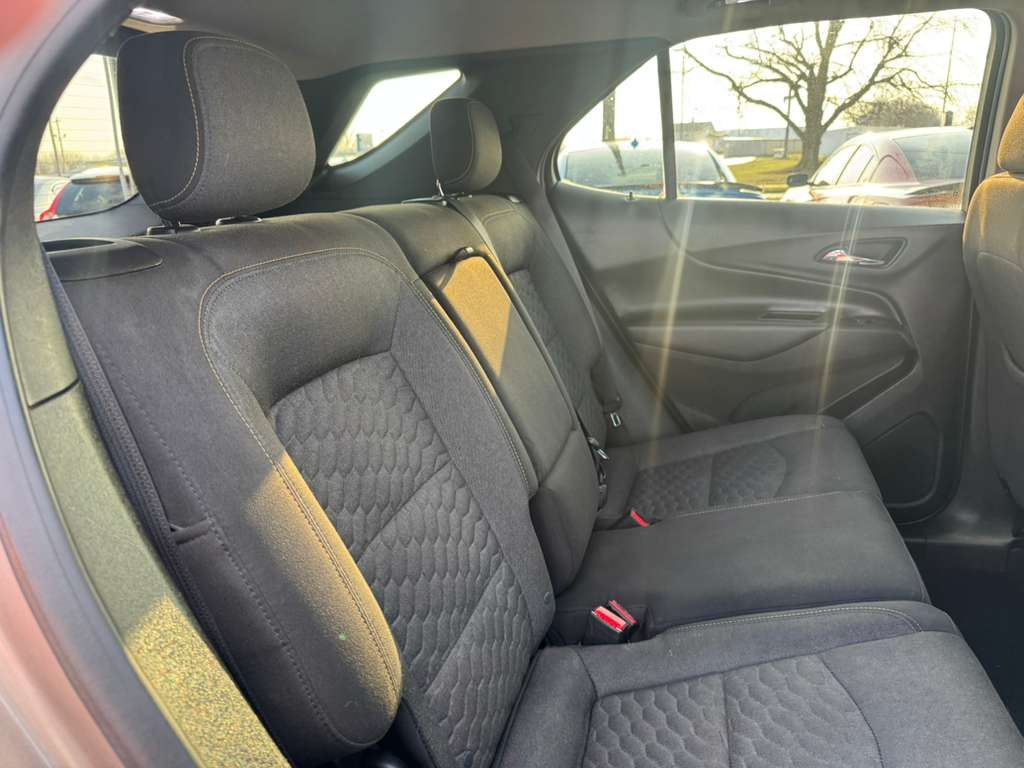 Photo 18 of this CHEVROLET EQUINOX