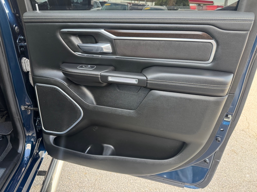 Photo 17 of this RAM 1500