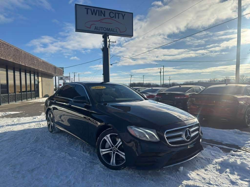2017 Mercedes-Benz E-Class E300 4MATIC's photo