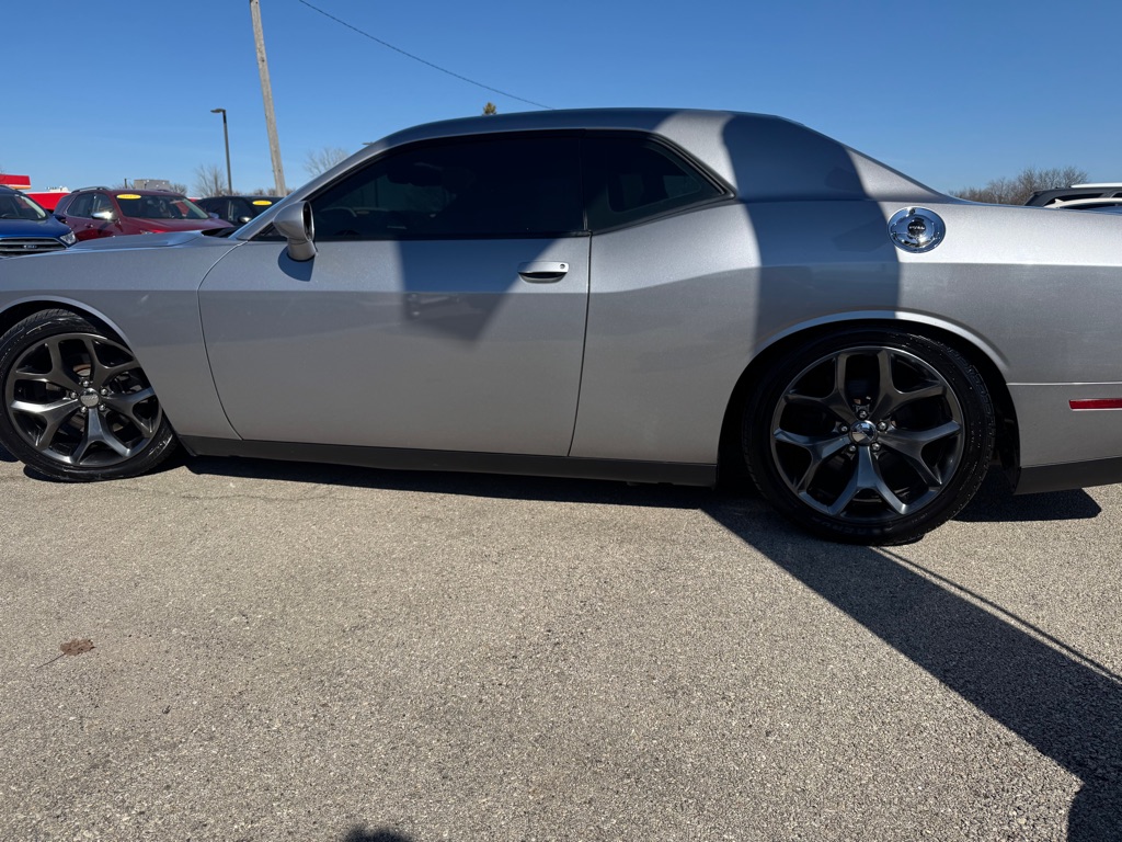Photo 5 of this DODGE CHALLENGER