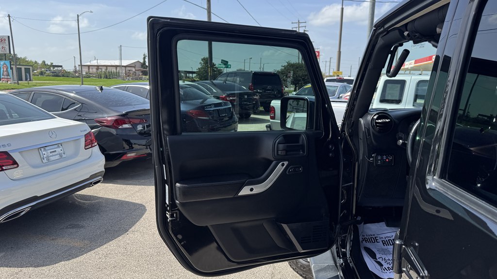 Photo 13 of this JEEP WRANGLER UNLIMI