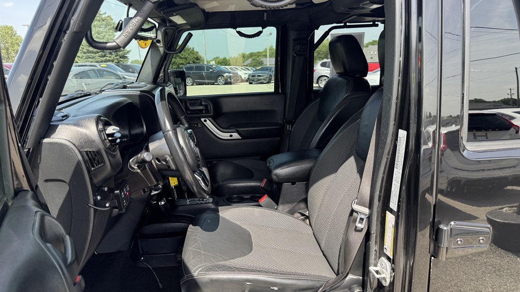 Photo 15 of this JEEP WRANGLER UNLIMI