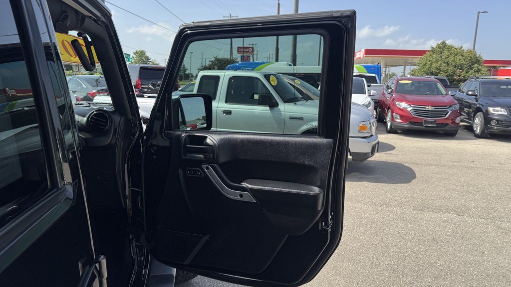 Photo 24 of this JEEP WRANGLER UNLIMI