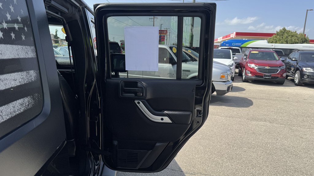 Photo 22 of this JEEP WRANGLER UNLIMI