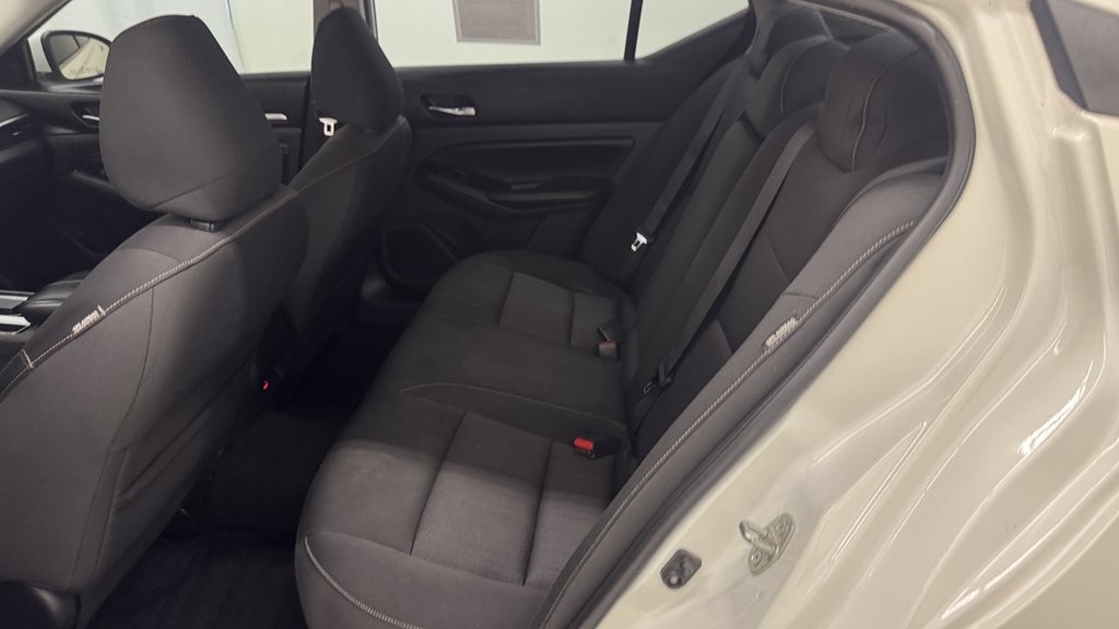 Photo 21 of this NISSAN ALTIMA