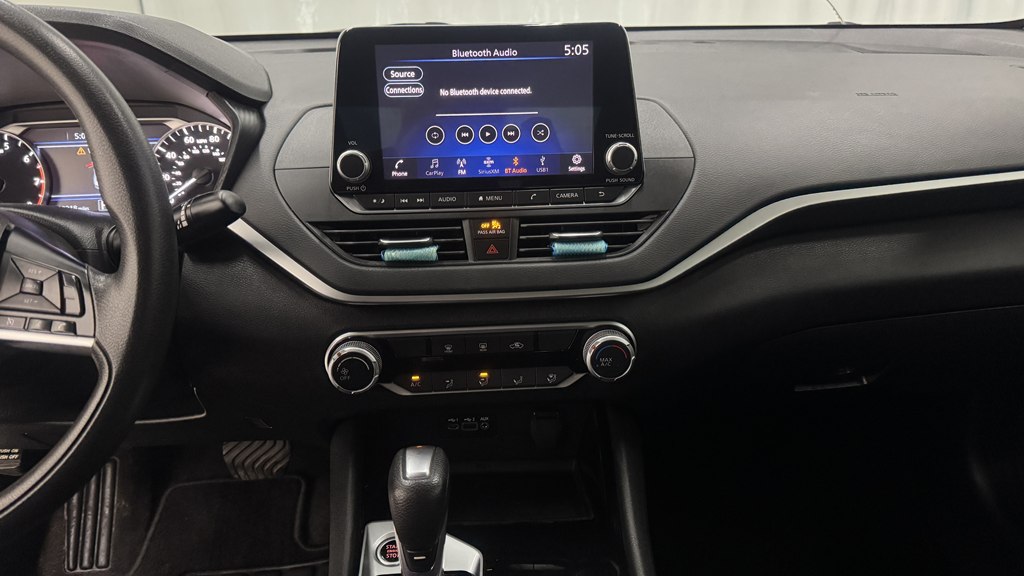 Photo 18 of this NISSAN ALTIMA