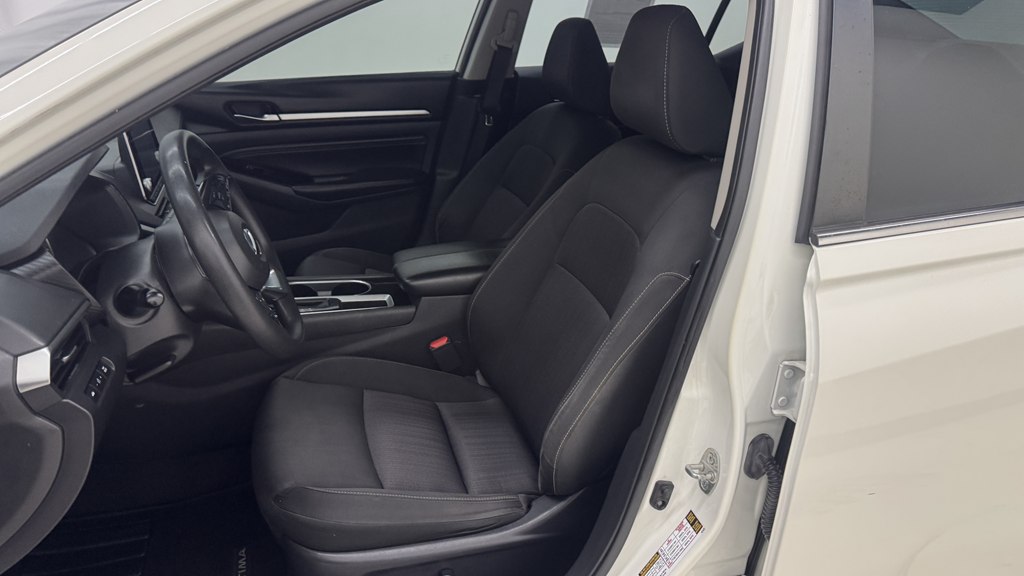 Photo 15 of this NISSAN ALTIMA