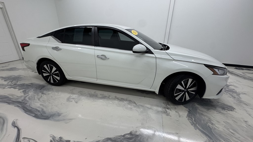 Photo 9 of this NISSAN ALTIMA