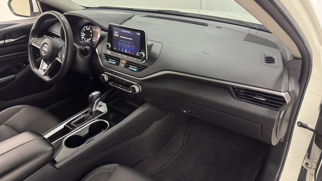 Photo 26 of this NISSAN ALTIMA