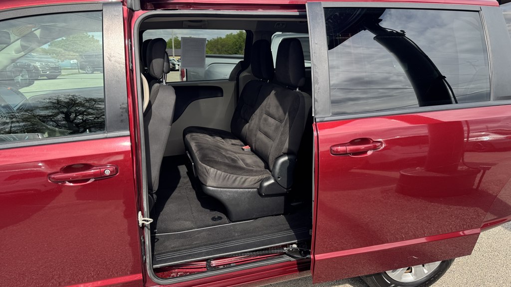 Photo 20 of this DODGE GRAND CARAVAN