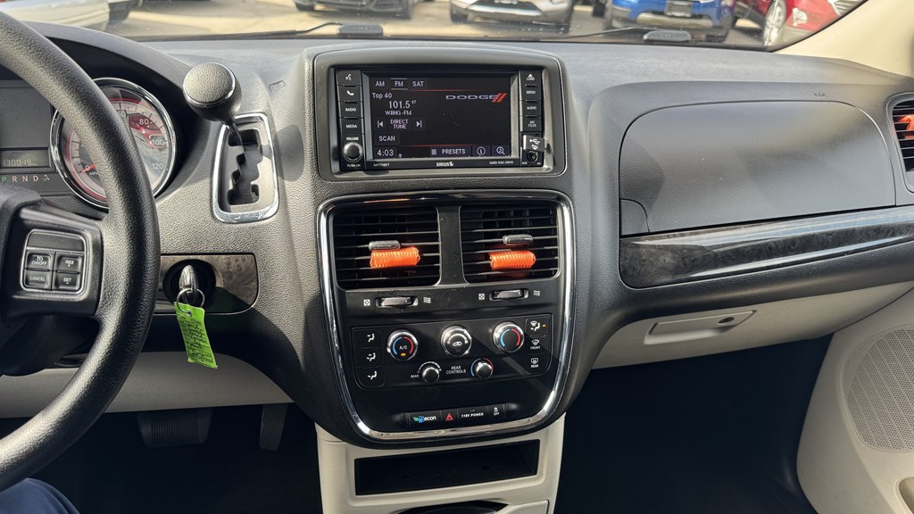 Photo 19 of this DODGE GRAND CARAVAN