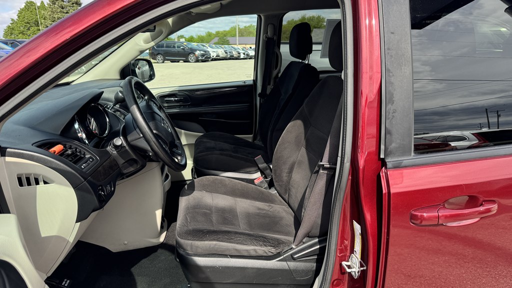 Photo 16 of this DODGE GRAND CARAVAN
