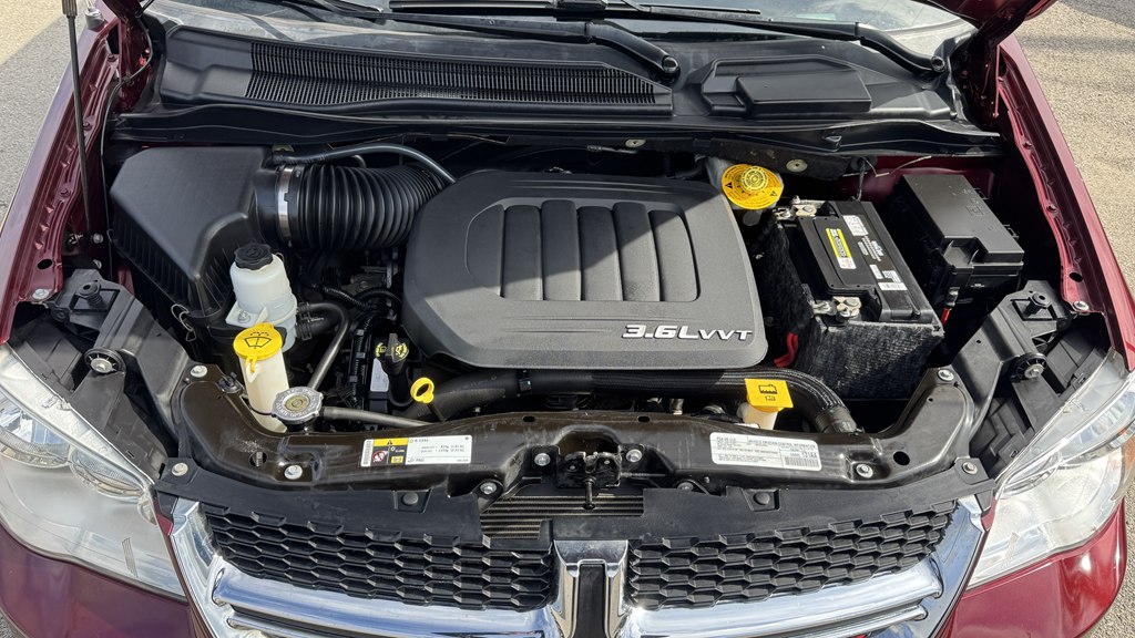 Photo 10 of this DODGE GRAND CARAVAN