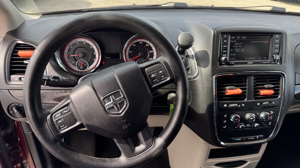 Photo 17 of this DODGE GRAND CARAVAN