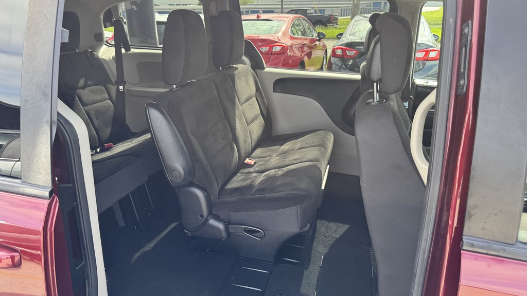 Photo 24 of this DODGE GRAND CARAVAN