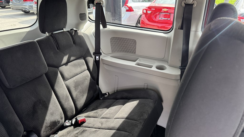 Photo 25 of this DODGE GRAND CARAVAN