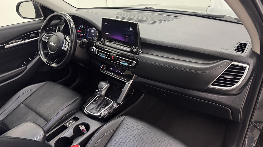 Photo 28 of this KIA SELTOS