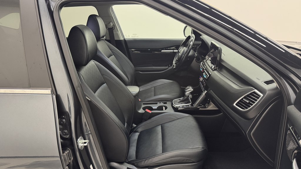 Photo 24 of this KIA SELTOS