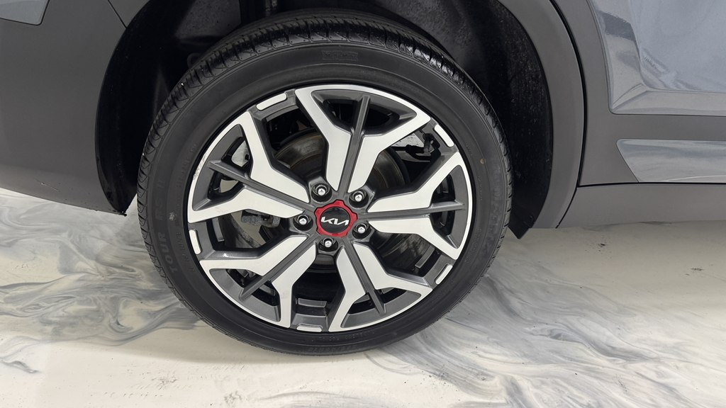 Photo 14 of this KIA SELTOS