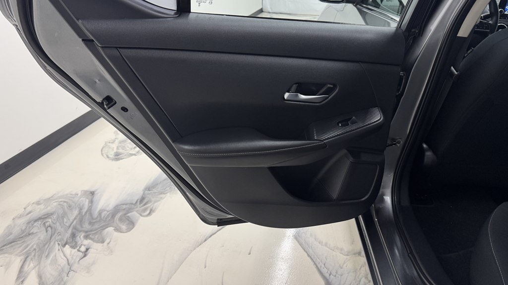 Photo 19 of this NISSAN SENTRA