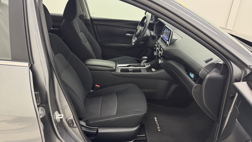Photo 25 of this NISSAN SENTRA