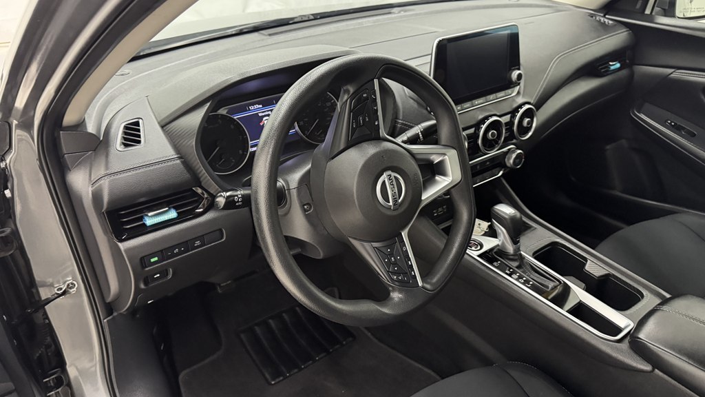 Photo 13 of this NISSAN SENTRA